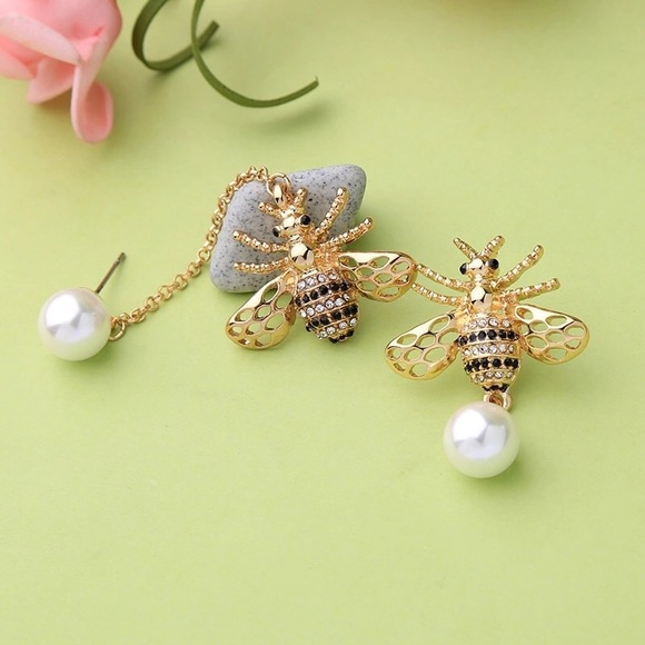 Drop Insect Earrings - Picture 3 of 4